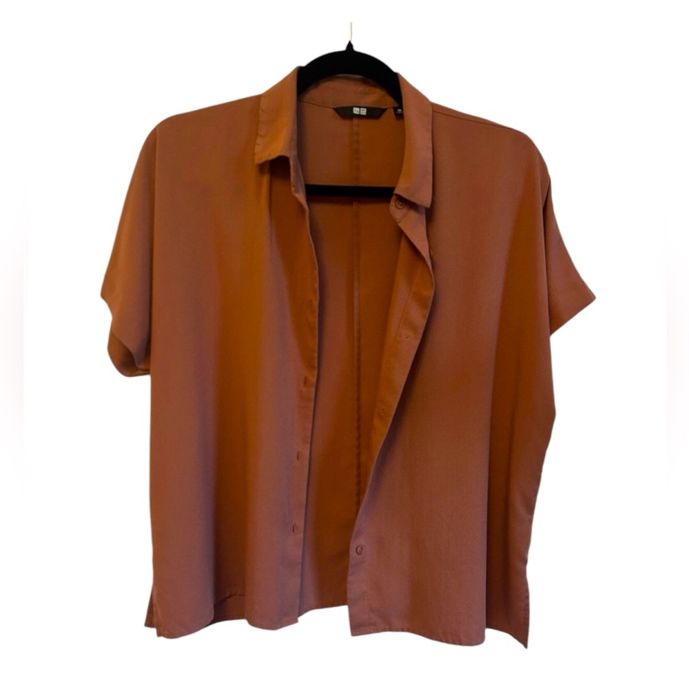 Uniqlo brown short sleeve button up XS
